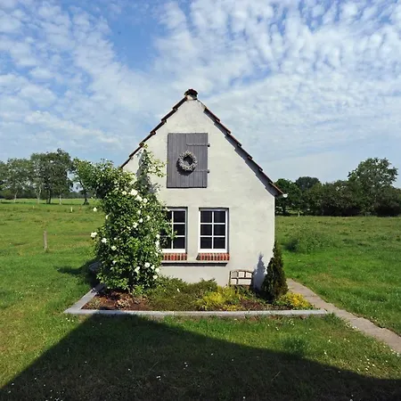 Adamla, 65319 * Moormerland